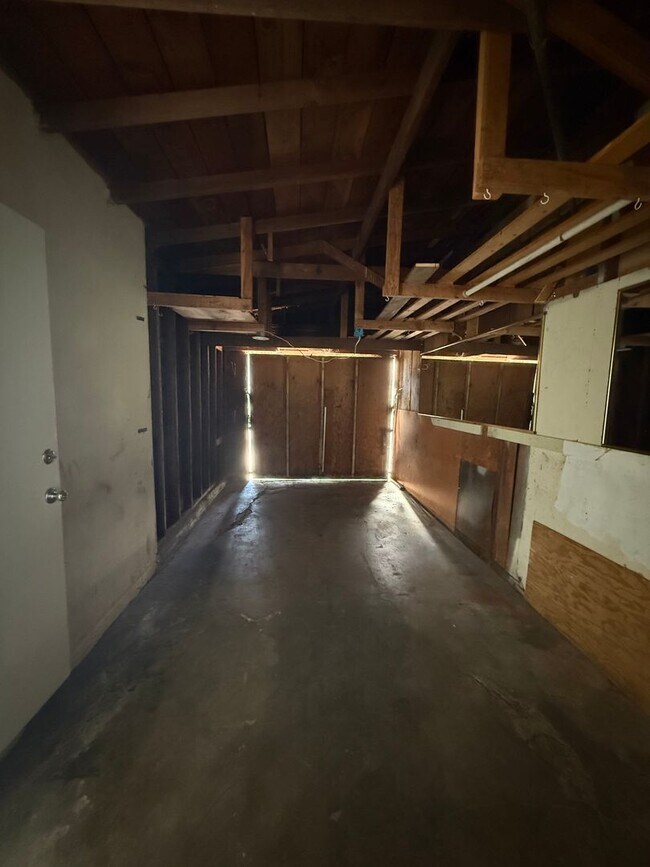 Building Photo - 4470