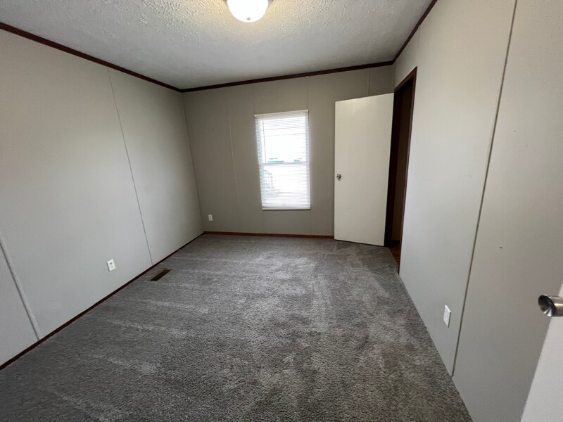 Building Photo - 133 Burch St