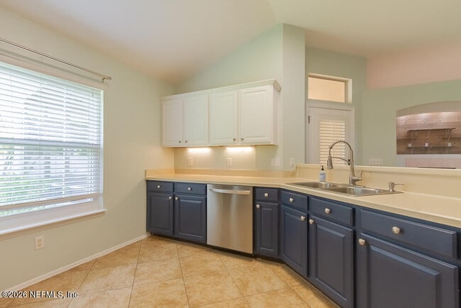 Building Photo - 13966 Sandhill Crane Dr S