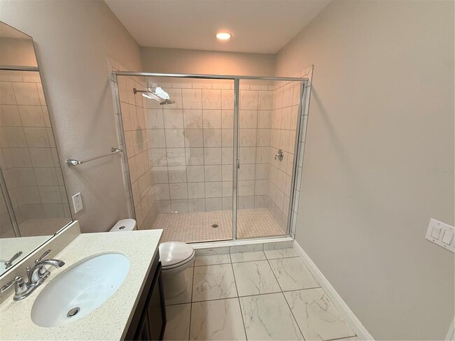 Building Photo - 15465 Honeybell Dr