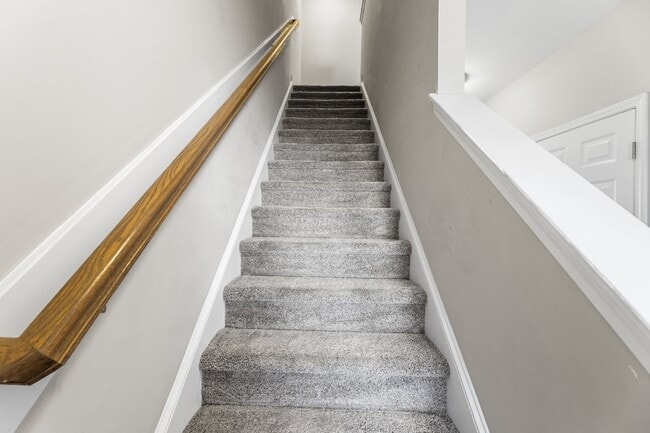 Building Photo - Stonebay Townhome
