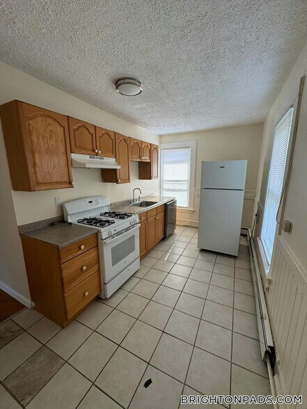 Building Photo - 44 Winship St