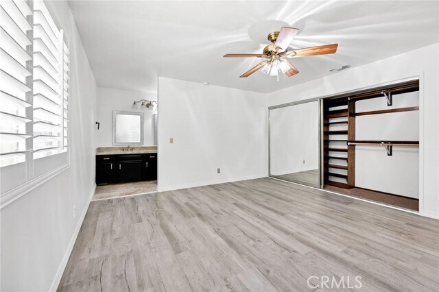 Building Photo - 41363 Plumrose St