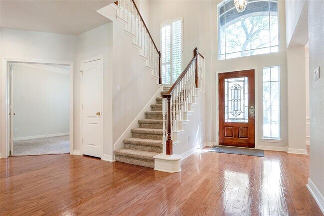 Building Photo - 5534 Chesapeake Pl