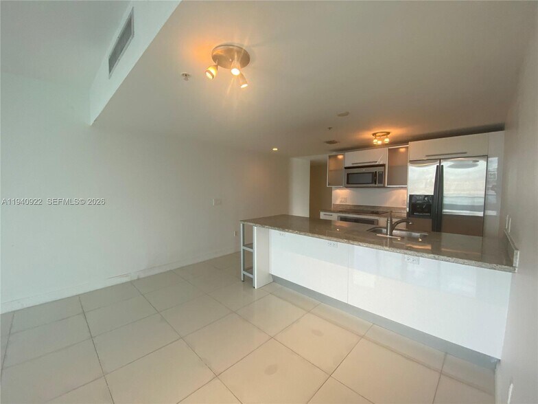 Building Photo - 185 SW 7th St