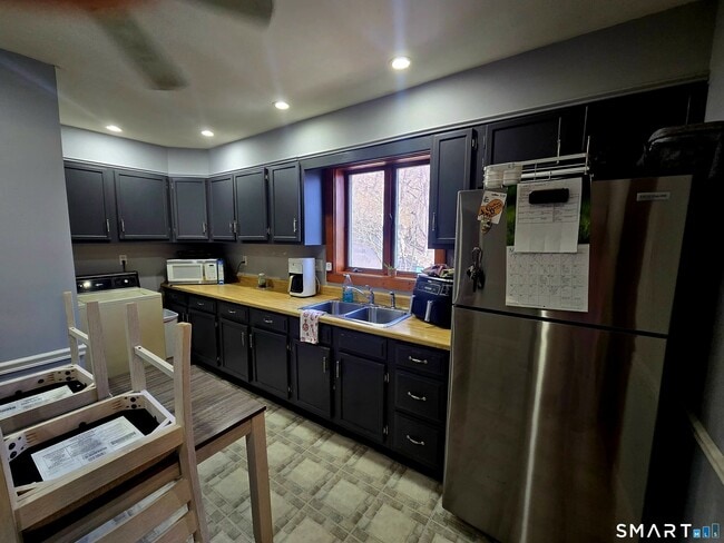 Building Photo - 73 Woodbridge Ave