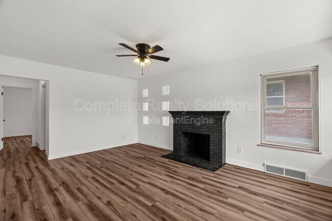 Building Photo - 5655 Potomac St