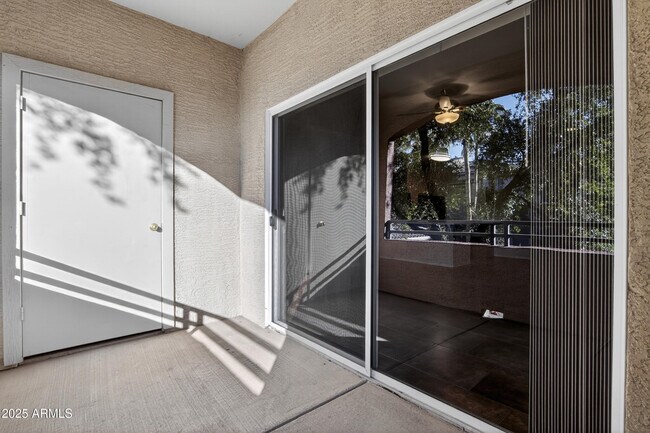 Building Photo - 5401 E Van Buren St