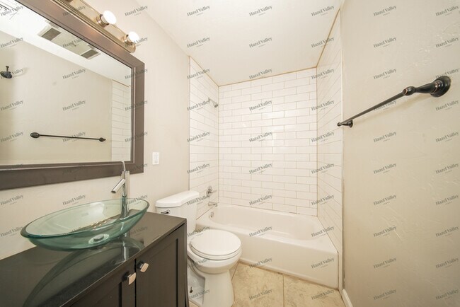 Building Photo - 5933 NW 58th St