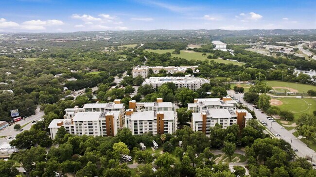 Building Photo - Sophisticated Living on Barton Springs