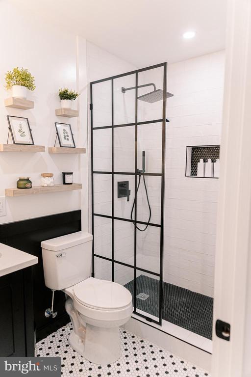 Building Photo - 268 Dogwood Dr