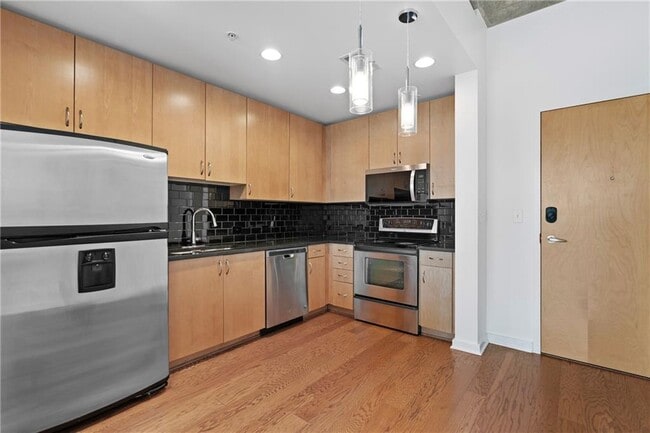 Building Photo - 860 Peachtree St NE