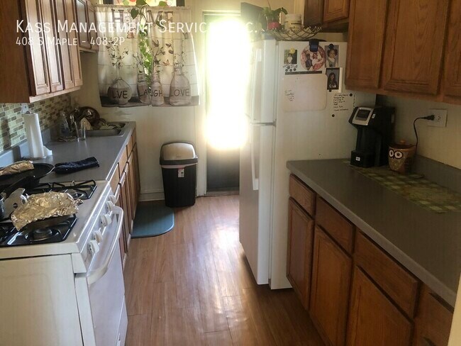 Building Photo - 408 S Maple Ave