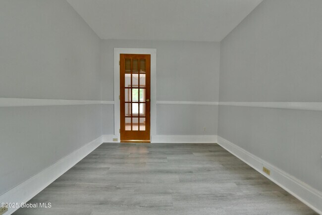 Building Photo - 113 N 3rd Ave