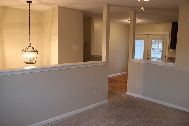 Building Photo - 7 White Birch Dr