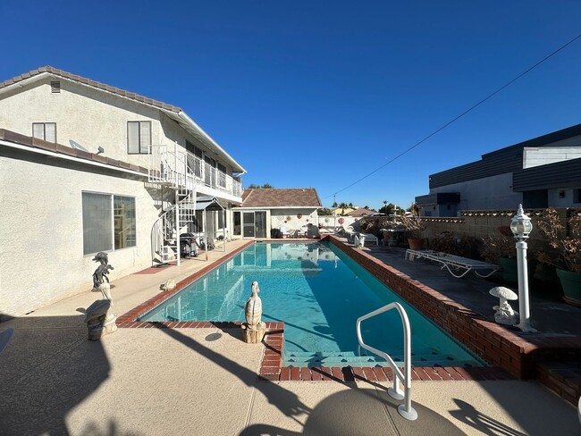 Building Photo - 1 Bedroom Casita