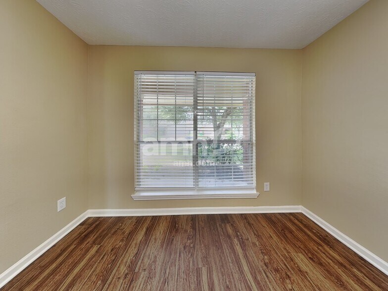 Building Photo - 12227 Lavon Dr