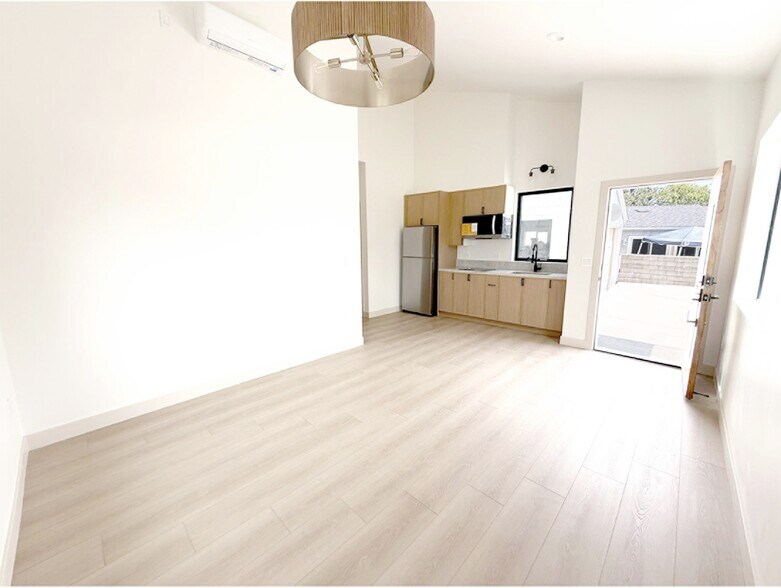 Building Photo - 3017 Orange Ave