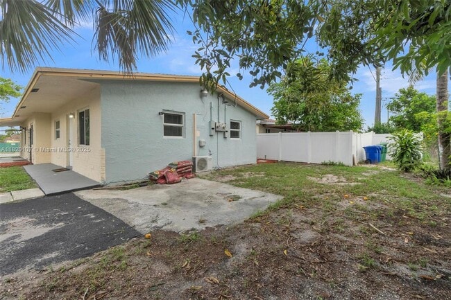 Building Photo - 1430 NW 27th Ave