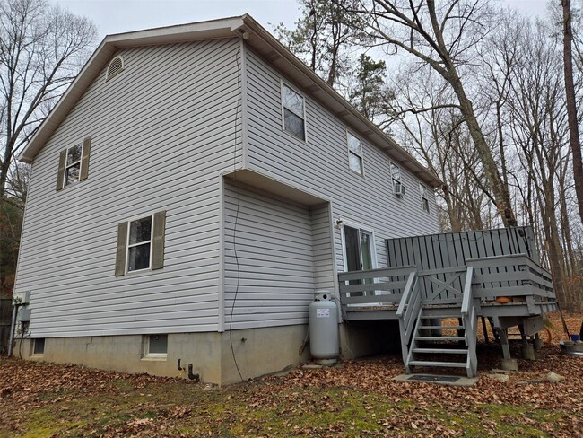 Building Photo - 7 Hemlock