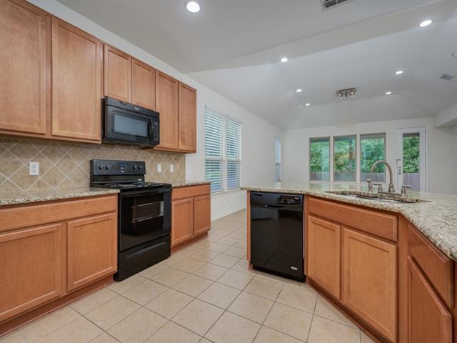 Building Photo - 8737 Maple Ridge Trail