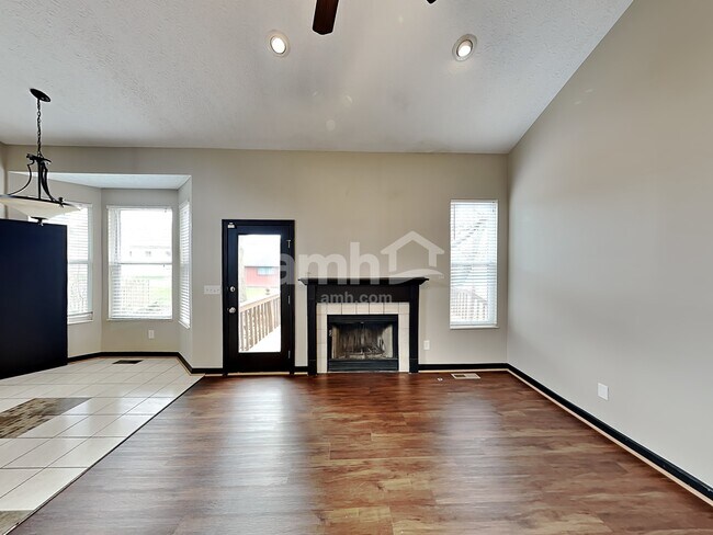 Building Photo - 595 Tall Oaks Dr