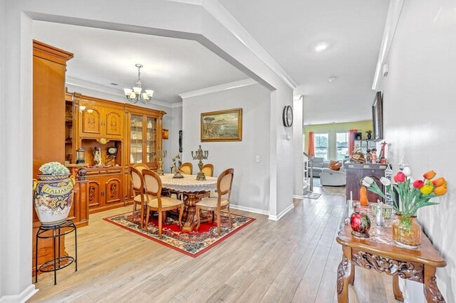 Building Photo - 6 Bedroom, 4.5 Bathroom Home in Cane Bay - Summerville