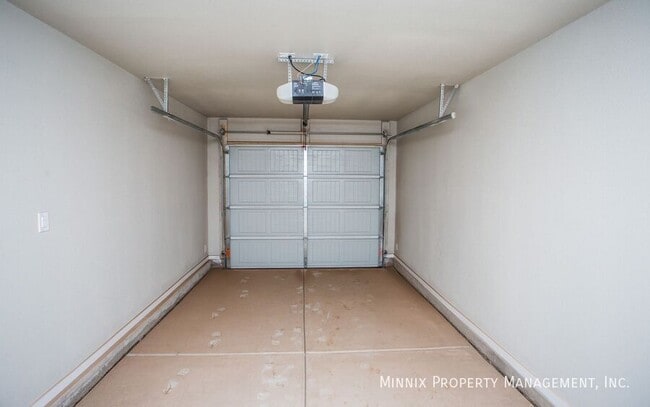 Building Photo - 2143 Kokomo Ave