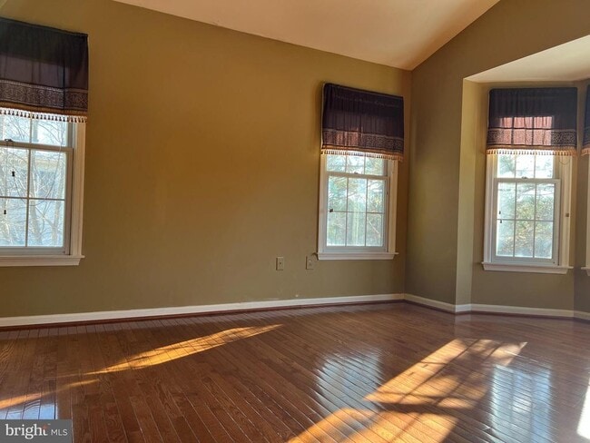 Building Photo - 201 Blaze Climber Way