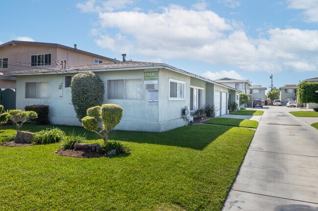 Building Photo - Denker Avenue Apartment Homes