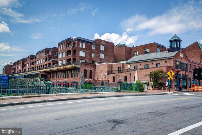 Building Photo - 1080 Wisconsin Ave NW