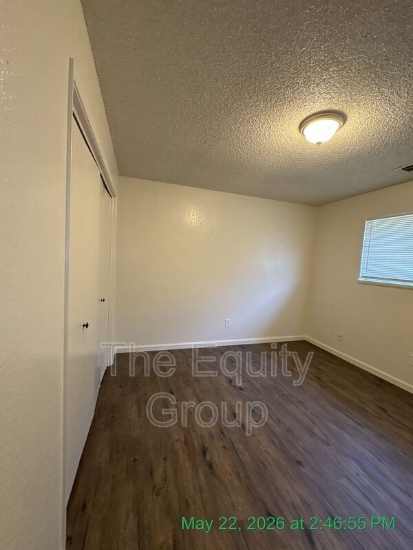Building Photo - 148 S Peppertree St