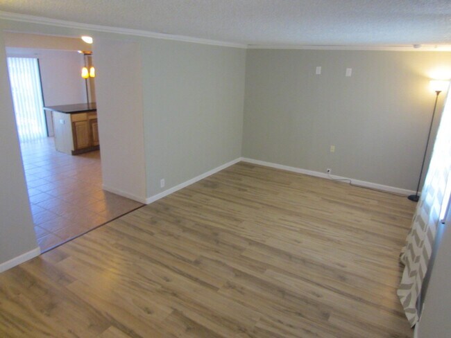 Building Photo - 2020 Salt Dr