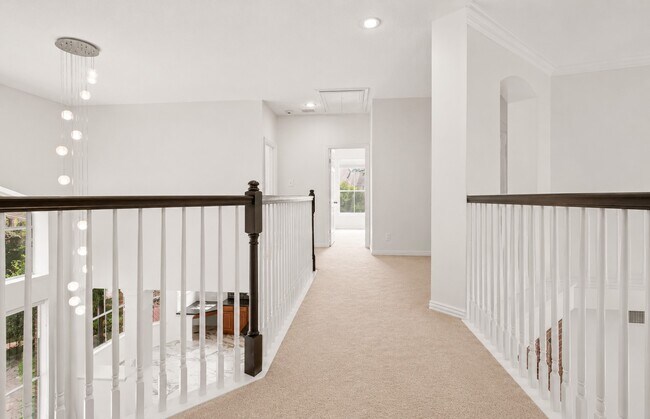 Building Photo - 18 Degas Park Dr
