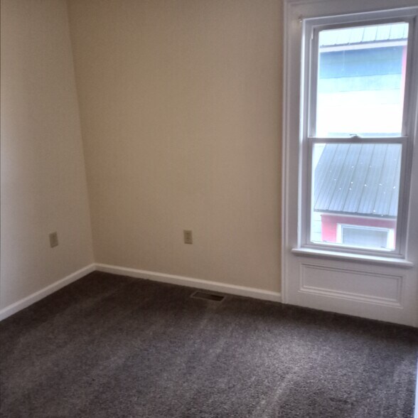 Building Photo - 43 Hawthorne St