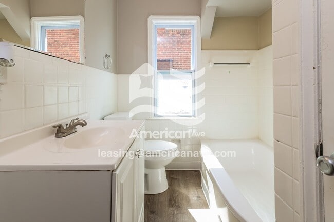 Building Photo - 12400 Duchess St