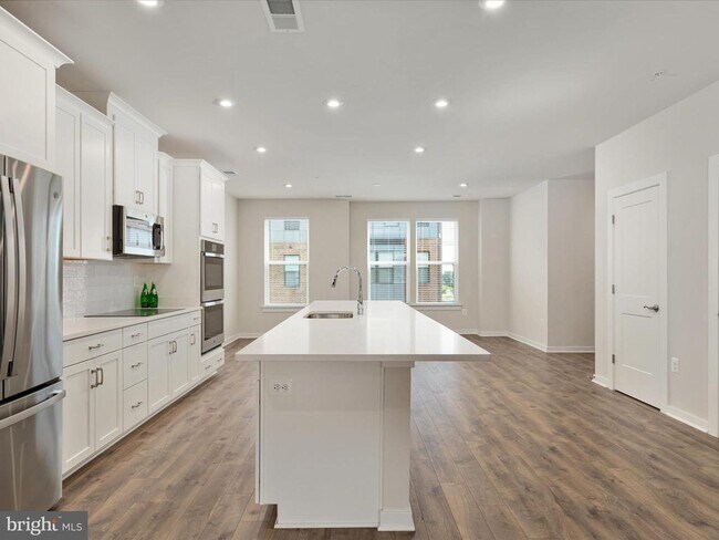 Building Photo - 44485 Wolfhound Sq