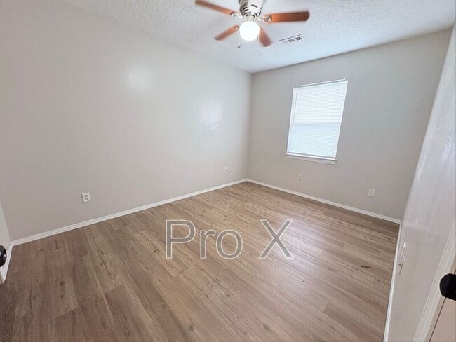 Building Photo - 3802 College View Dr