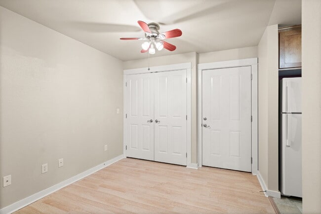 Building Photo - 2221 McCall Dr