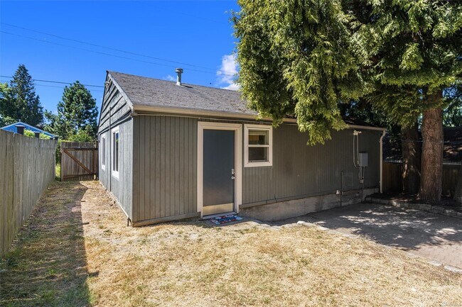 Primary Photo - 10309 Stone Ave N