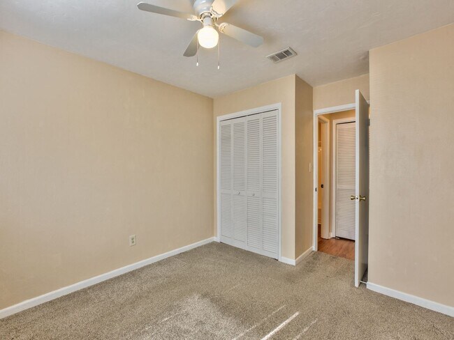 Building Photo - 3208 Ginger Dr