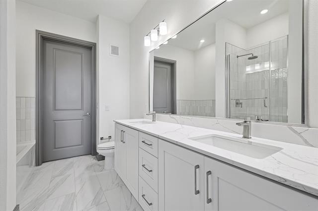 Building Photo - 2700 Old Denton Rd