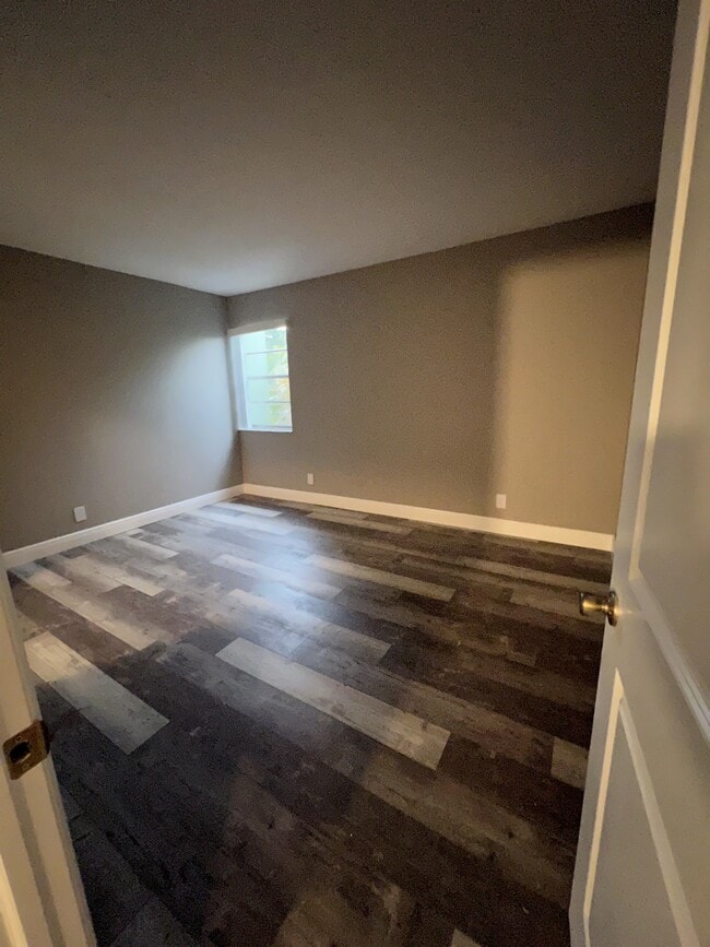 Building Photo - 8911B NW 28th Dr