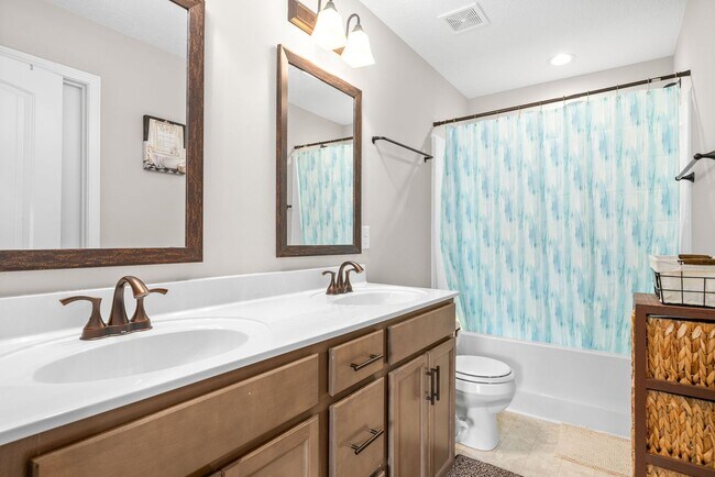 Building Photo - 177 Bonnell Dr