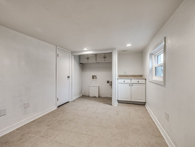 Building Photo - 458 S Indianapolis Ave