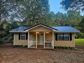 Building Photo - Cute 2 Bedroom 1 Bath Home in Jacksonville