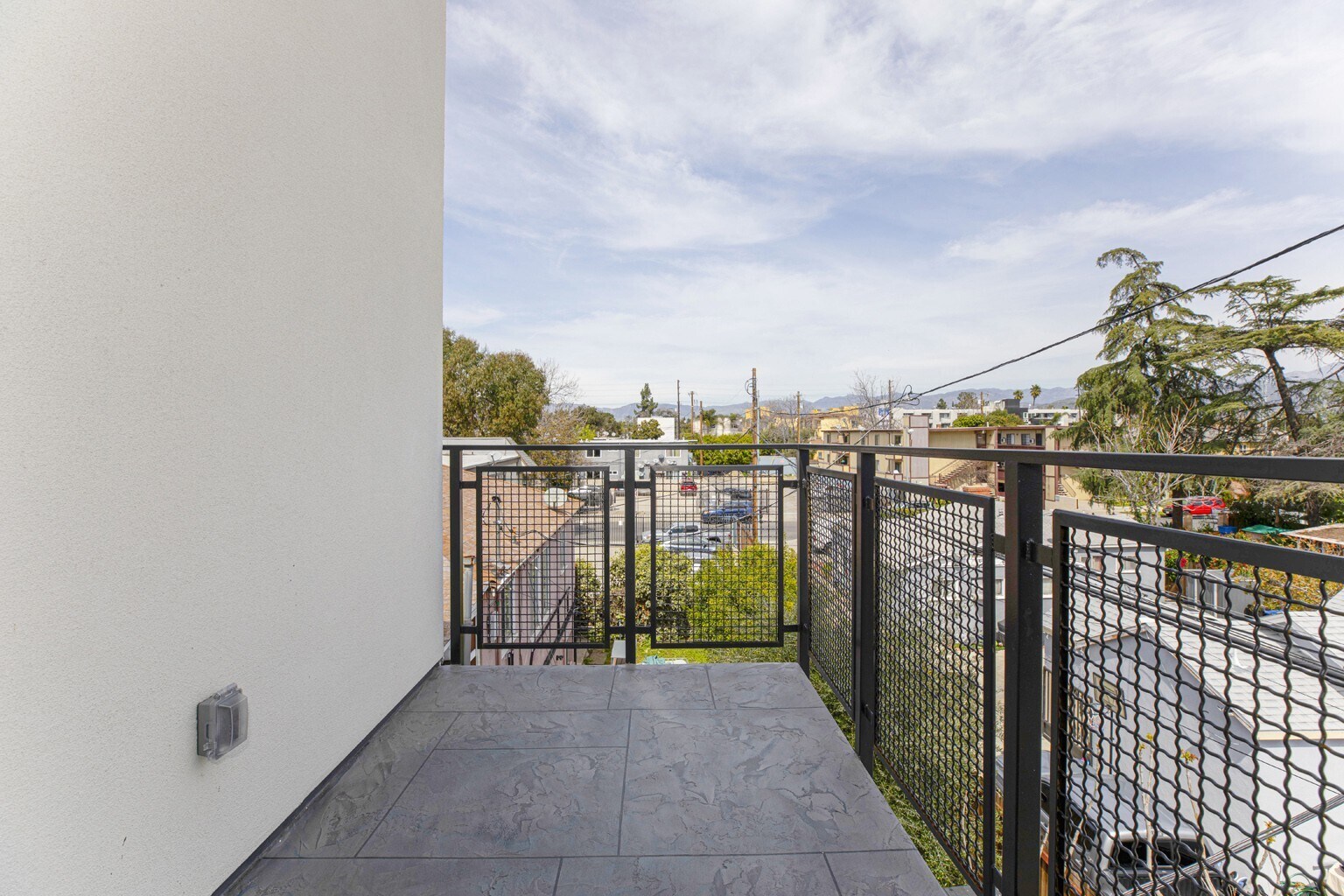 Building Photo - 5916 Tujunga Ave