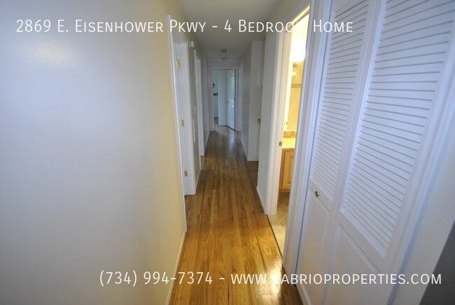 Building Photo - 2869 E Eisenhower Pkwy