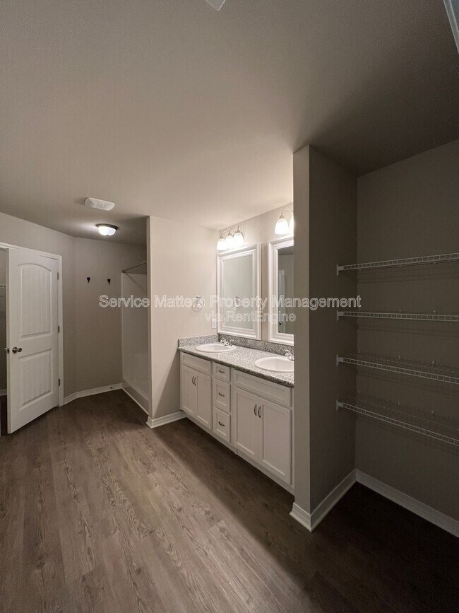 Building Photo - 3214 Electra Dr