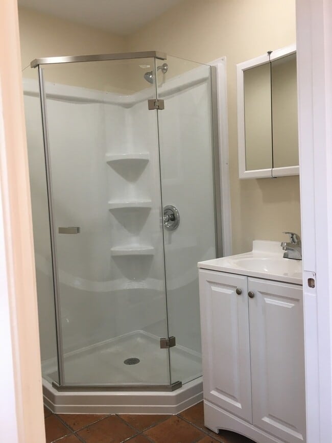 Building Photo - 321 W 24th St